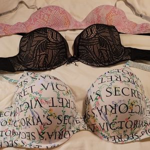 Victoria Secret bras Sold!